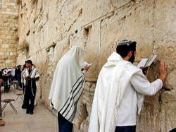 Image of The Rabbi has successfully refused admission to other Christian leaders who were wearing their crosses. In May, 2008 bishops from Catholic and Protestant churches were denied entry. However, pictures of Pope John-Paul II, during his visit in 2000, show him at the site wearing his.