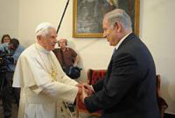 Image of (Pope and Prime Minister Benjamin Netanyahu pictured)
<br>An expert on Church-State relations in Israel, reached by AsiaNews, says he is confident that the Government knows nothing of what he says must be the idea of a single individual. The expert foresees that when the Head of the Government is informed of the matter, the functionary will be reprimanded and the attachment orders annulled, with apologies.