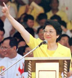 Image of In recent days, processions, rosaries, Masses, Eucharistic adoration have occurred at the shrine to ask God to cure Cory Aquino. 