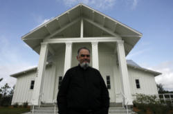 Image of Fr. Lipscomb becomes a Catholic priest just as Pope Benedict XVI has invited hundreds of thousands of disenchanted Anglicans to convert en masse. That includes married Anglican priests.