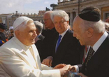 Image of Cleveland businessman Sam Miller meeting Pope Benedict XVI.