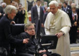 Image of Pope Benedict XVI and Stephen Hawkings.