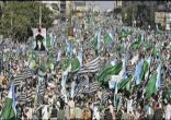 Image of Pakistanis who rallied to defend the Blasphemy law and defend the assassination of Governor who opposed it