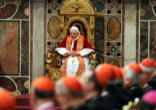Image of Pope Benedict XVI addressing the Roman Curia on December 22, 2011
