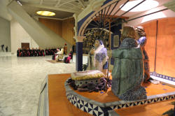 Image of Pope addressing the faithful at the last General Audience of 2011