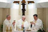Image of Archbishop Gomez concelebrates the Holy Sacrifice of the Mass with Pope Francis