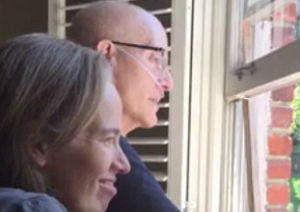 Image of Ben Ellis was surprised to see over 400 students outside his window (Ben Ellis/Facebook).