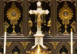 Image of St. Anthony's Chapel has accepted 5,000 relics (Roadside America).