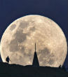 Image of The supermoon has been hypothesized to influence quakes, but evidence remains sparse. 