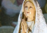 Image of An Our Lady of Fatima statue still be crowned to begin the centenary year (Mary Anne Urlakis).