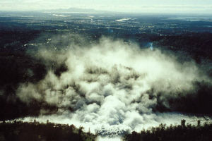 The dam fails and a wall of water rushes towards Oroville.