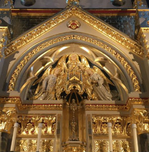 The 'actors' church' in London has revealed a new high altar (Alex Dimminger/Catholic Herald).