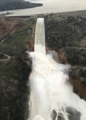 Authorities have been releasing water to lower the lake's level following several rain storms (CHP Commissioner/Twitter).