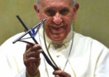 Image of Pope Francis explains the Cross is a call to love.