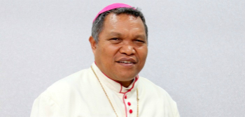 Is Bishop Hubertus Leteng the new Bishop of Bling?