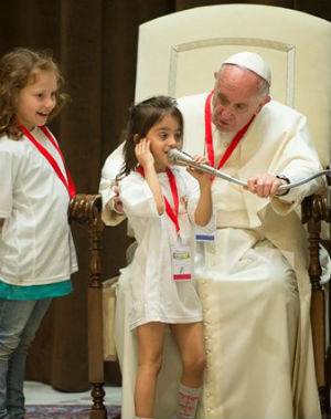 Pope Francis met with children affected by the Italy earthquakes. [Photo by: AFP]