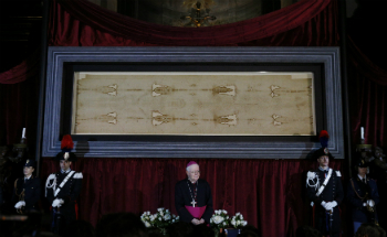 The Shroud on display in 2015.