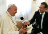 Image of Pope Francis provided a checklist on how to be a good journalist.