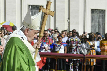 Pope Francis Mass for Refugees