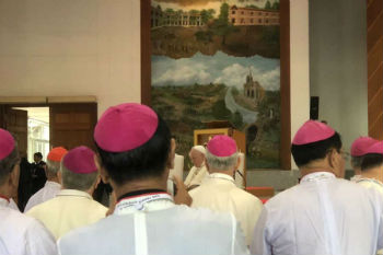 Pope with Thai bishops