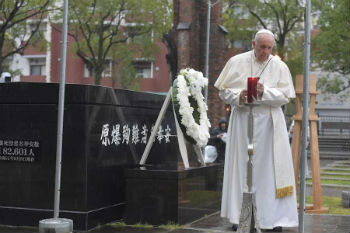Pope Francis prays at the Nagasaki ground zero site on Nov 24 2019
