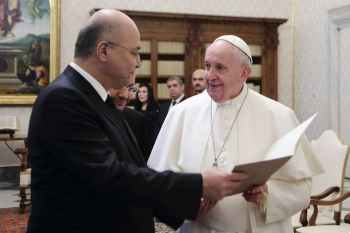 Image of Pope Francis meets Iraqi president
