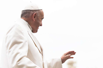 Image of Pope Francis speaking