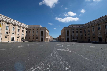 Image of Vatican offices on an empty Papa Pio XII Square