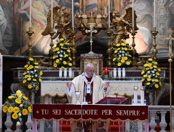 Image of Pope Francis shared his utopian vision during Divine Mercy Mass, explaining it as 