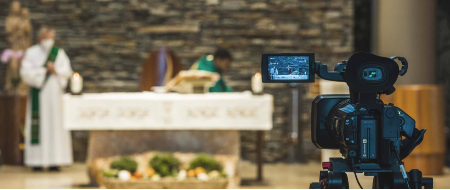 Image of Is it okay to attend Mass online? 