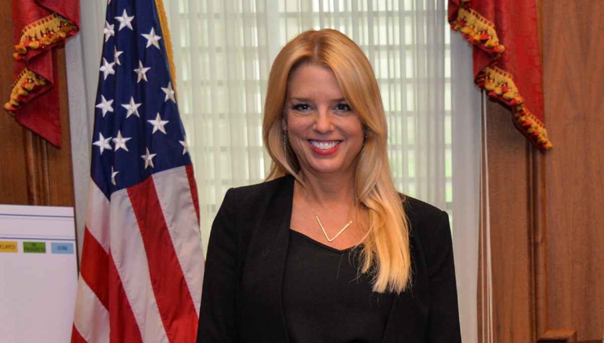 Image of Pam Bondi vows to end DOJ's targeting of Catholics and faith-based peaceful protests if confirmed as Attorney General. (Wikimedia Commons)