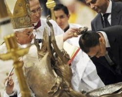 Image of The conversion of Magdi Allam to the ancient Catholic Christian faith is a story which gives living testimony to the truth of the Resurrection of Jesus Christ and the power of the Resurrected Lord to truly transform all men and women. In the midst of the 