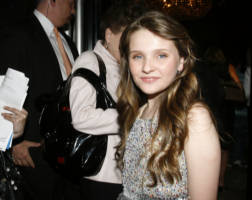 Image of Abigail Breslin arrives at the premiere of 
