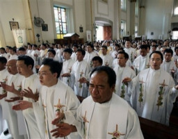 Image of Some 11,000 pilgrims, 50 cardinals and more than 100 bishops have gathered to reflect on the theme, 