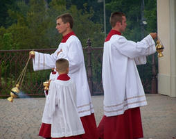 Image of Knights of the Holy Eucharist leading the faithful into a deeper love for the Lord in the Holy Eucharist through their work at the magnificent Shrine of the Most Blessed Sacrament and Our Lady of Angels Monastery in rural Hanceville, Ala.