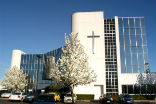 Image of Mercy Hospital in Redding, CA has been under fore for refusing to perform a sterilization procedure on a patient. 