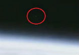 Image of NASA cuts feed when what appears to be a UFO enters Earth's atmosphere (NASA/YouTube).
