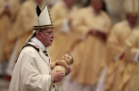 Image of Pope Francis tells us how we can see God this Christmas season.