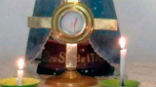 Image of A host appears to bleed during adoration in Argentina. Photo - AICA